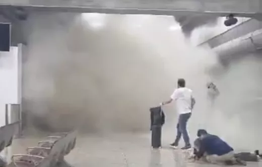 Imagen del Aeropuerto de Maiquet�a durante los terremotos.