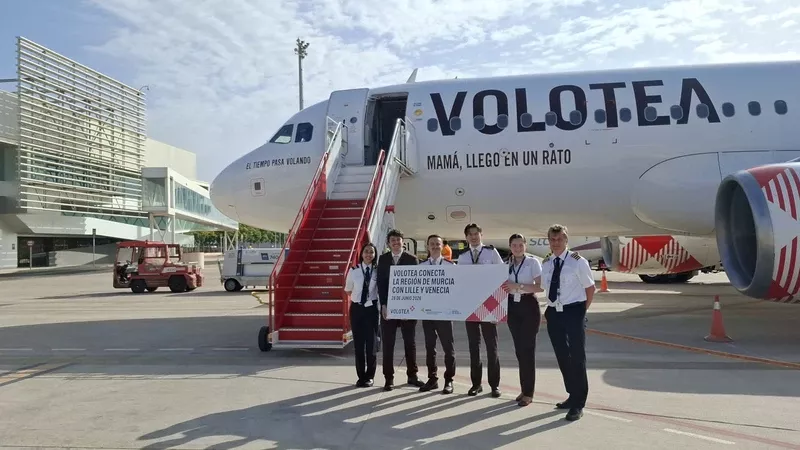 Inauguraci�n de las rutas de Volotea desde Murcia con Venecia y Lille desde Murcia. Foto: Volotea
