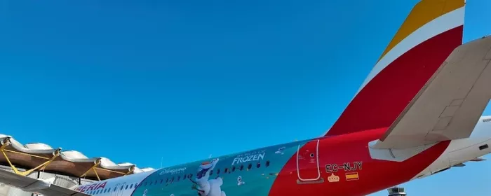 A320neo vinilado con Disney Adventure World. Foto: Iberia
