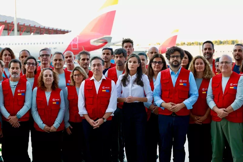 Iberia operó el pasado 1 de julio un nuevo vuelo humanitario con destino a Venezuela para trasladar personal sanitario y ayuda de emergencia a la población afectada por los terremotos. La operación ha despegado del Aeropuerto de Madrid-Barajas en un Airbus A330-200. Iberia operó el pasado 1 de julio un nuevo vuelo humanitario con destino a Venezuela para trasladar personal sanitario y ayuda de emergencia a la población afectada por los terremotos. La operación ha despegado del Aeropuerto de Madrid-Barajas en un Airbus A330-200.