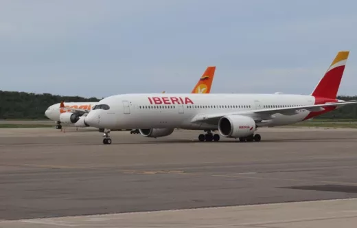 Aeronave de Iberia en pista. 