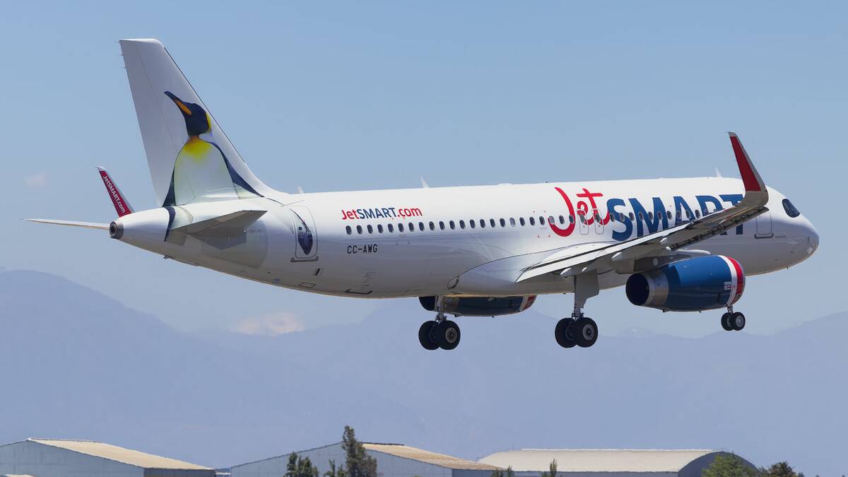 Avión de Jetsmart en vuelo. Avión de Jetsmart en vuelo.