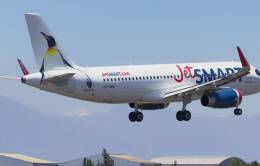 Avión de Jetsmart en vuelo.