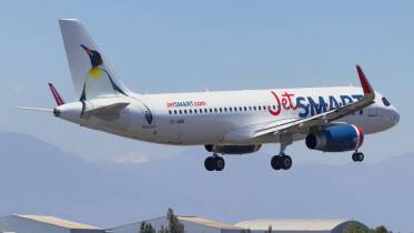 Avi�n de Jetsmart en vuelo.