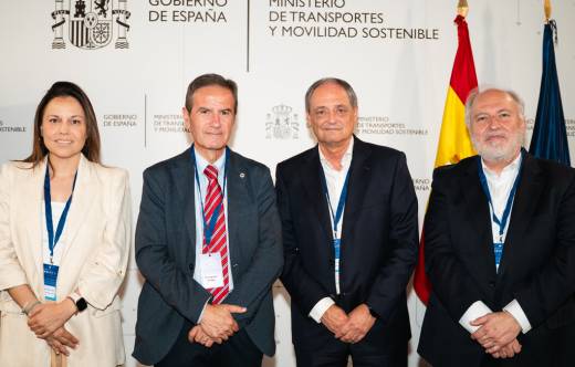 De izq a der Marisol Celemín, directora del Máster UAM, Fernando Gómez, director Máster UPM, Enriquer Maurer, DG ENAIRE y Luis Rubio Andrada, director Máster UAM. Foto: Enaire
