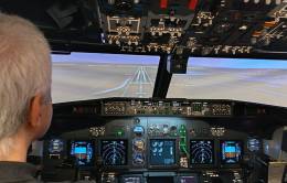 Simulador de vuelo Gen 738 de Lasa Dynamics para aviones Boeing B737 instalado en el Centro de Simulación Aérea de la Universidad de León y perteneciente a la escuela de pilotos FlyBy.