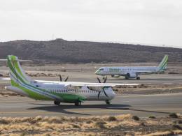 Aviones de Binter en pista. Foto: Binter