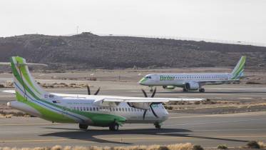 Aviones de Binter en pista. Foto: Binter