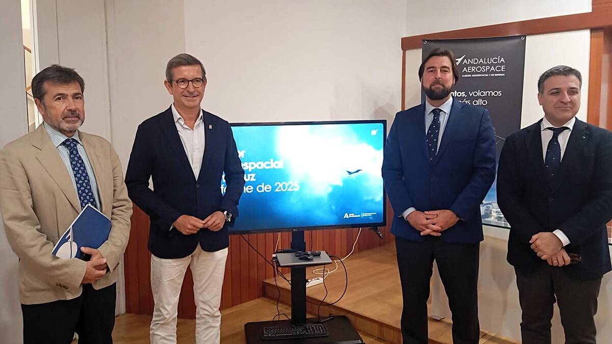 Foto de grupo de la resentación datos sector aero andaluz. Foto de grupo de la resentación datos sector aero andaluz.