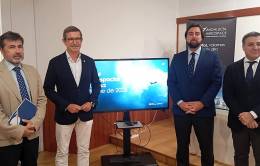 Foto de grupo de la resentación datos sector aero andaluz.