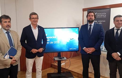 Foto de grupo de la resentaci�n datos sector aero andaluz.