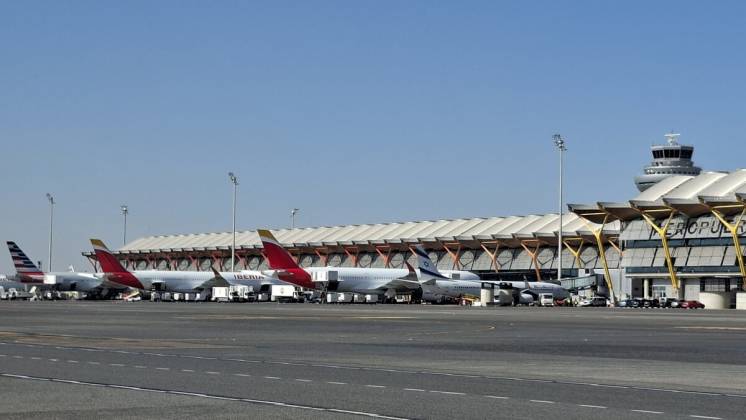 Exterior de la T4 de Madrid-Barajas. Foto: Aena