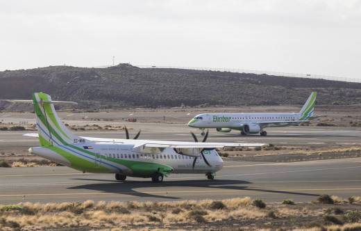 Aviones de Binter en pista. Foto: Binter