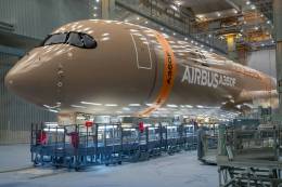 El primer prototipo del Airbus A350F (MSN700) con su nueva librea. Foto: Airbus