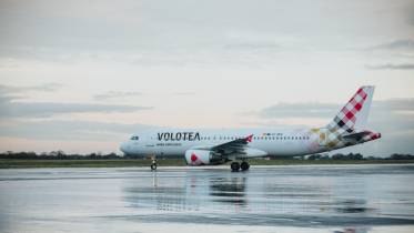 Fotografía de archivo de un avión de Volotea. Fotografía de archivo de un avión de Volotea.