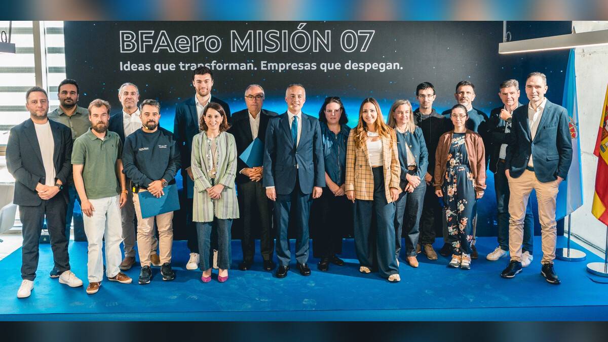 Foto de grupo de la séptima edición de la convocatoria BFAero. Foto: BFAero Foto de grupo de la séptima edición de la convocatoria BFAero. Foto: BFAero