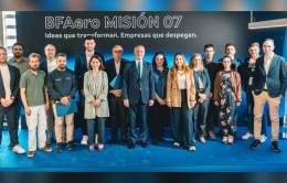 Foto de grupo de la séptima edición de la convocatoria BFAero. Foto: BFAero