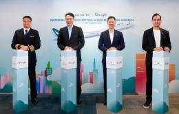 Foto de grupo tras la firma del acuerdo de Cathay Pacific y Google. Foto: Cathay Pacific
