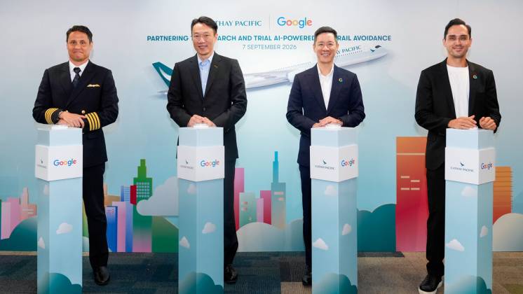 Foto de grupo tras la firma del acuerdo de Cathay Pacific y Google. Foto: Cathay Pacific