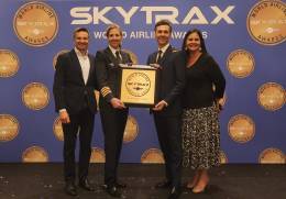 Foto de grupo en la entrega del premio Skytrax al mejor personal en Europa. Foto: Iberia