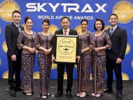 Foto de grupo en la recogida del premio a mejor aerol�nea del mundo en los World Airline Awards 2026 de Skytrax por parte de Singapore Airlines. Foto: Skytrax