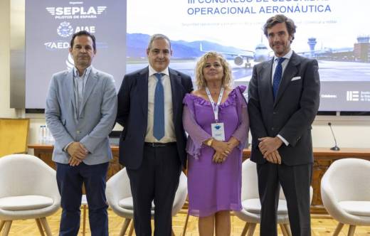 Foto de grupo en el III Congreso de Seguridad Operacional Aeron�utica. Foto: Sepla