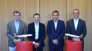 Foto de grupo tras la firma del acuerdo de Iberia e Iberia Express con el Sepla. Foto: Iberia Foto de grupo tras la firma del acuerdo de Iberia e Iberia Express con el Sepla. Foto: Iberia