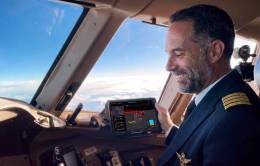 Piloto de Vueling utilizando la plataforma SkyBreathe. Foto: IAG