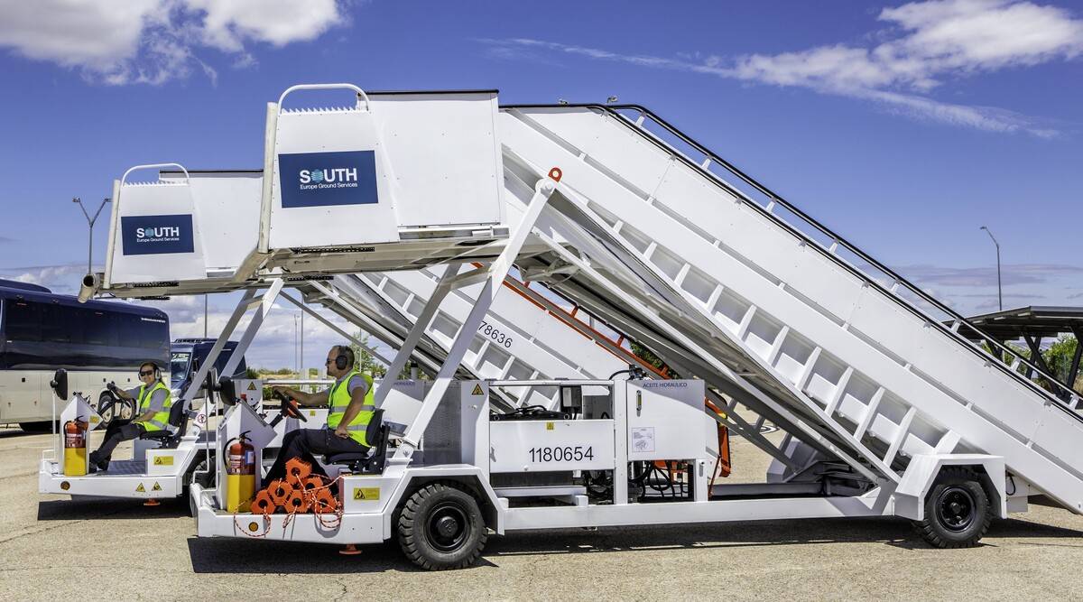 Imagen de archivo de vehículos de handling de South Europe Ground Services. Foto: South Europe Ground Services Imagen de archivo de vehículos de handling de South Europe Ground Services. Foto: South Europe Ground Services
