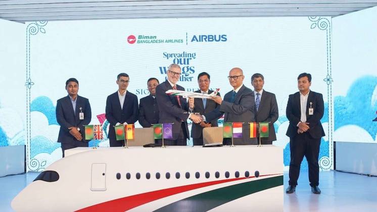 Foto de grupo tras la firma de encargo de Biman Bangladesh Airlines a Airbus de 10 aviones. Foto: Airbus