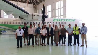 Foto de grupo de la reuni�n de siete aerol�neas con aviones ATR para abordar la operaci�n en clima c�lido. Foto: Binter