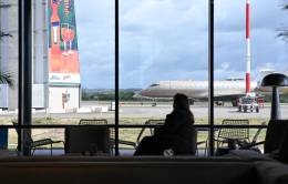 Vistas a la plataforma operativa desde la terminal ejecutiva de Punta del Este