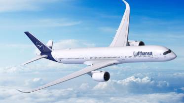 Avi�n de Lufthansa en vuelo.