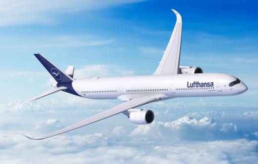 Avi�n de Lufthansa en vuelo.