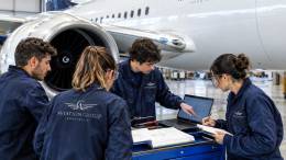 Alumnos de Aviation Group durante unas pr�cticas. Foto: Aviation Group