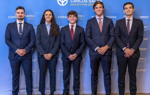 Ganadores de la V Edici�n Becas Carlos Salas. Foto: Colegio Oficial de Pilotos de la Aviaci�n Comercial (COPAC)