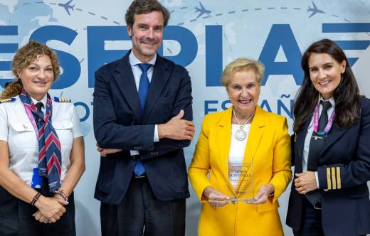 El Sepla presenta a como embajadora de Aviadoras a la pol�tica Carmen Quintanilla. Foto: Sepla