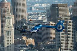 Airbus H145 sobrevolando Boston. Foto: Airbus