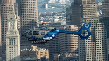 Airbus H145 sobrevolando Boston. Foto: Airbus