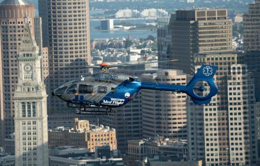 Airbus H145 sobrevolando Boston. Foto: Airbus