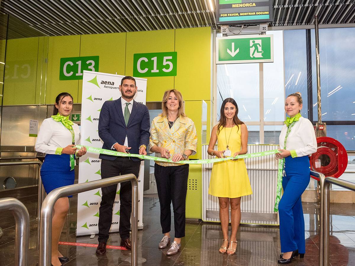 Inauguracin de la ruta que conecta Canarias con Menorca de Binter.