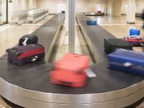 Recogida de maletas en el Aeropuerto de Asturias