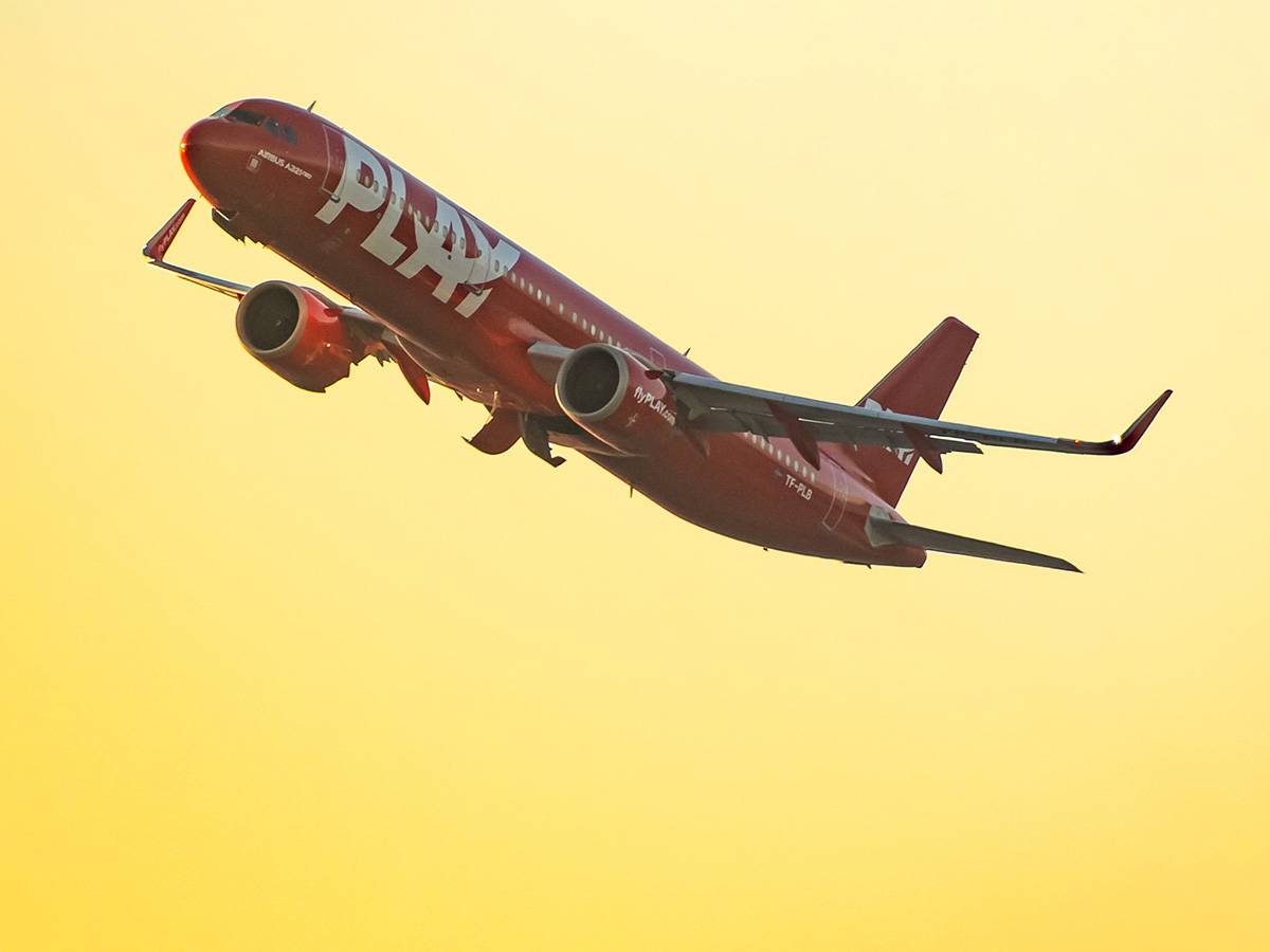Avin de la aerolnea Play.