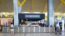 Cafetera-restaurante en la zona de embarque del Aeropuerto Madrid-Barajas