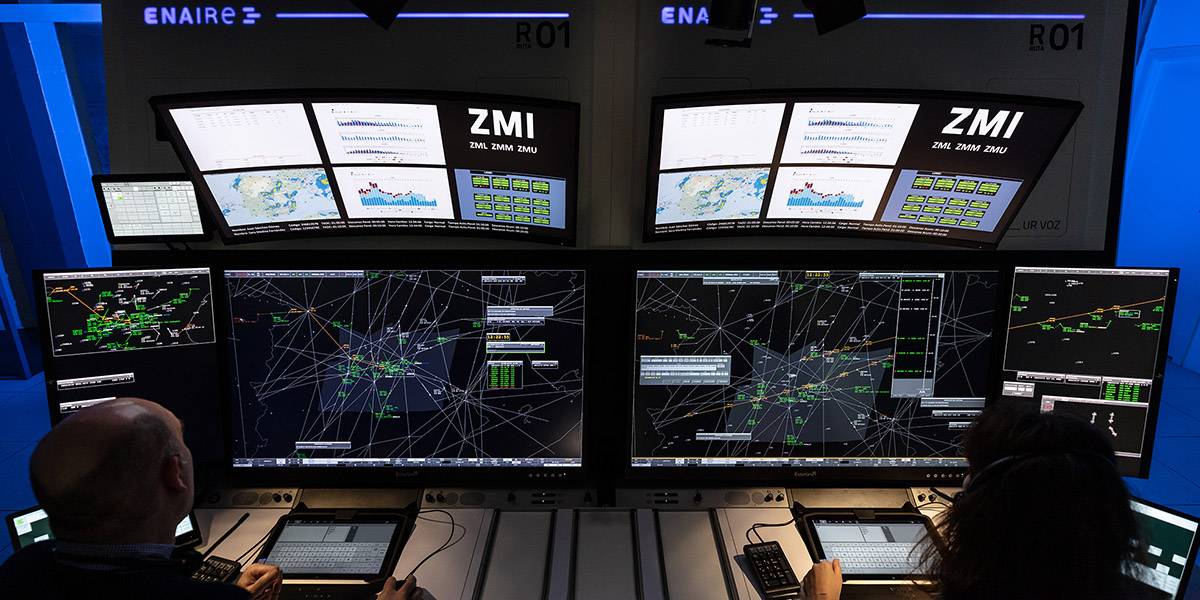 La nueva posicin de control de trfico areo iFOCUCS de Enaire.