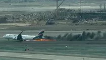 Accidente de un Airbus A320 de LATAM con un camión de bomberos en el aeropuerto de Lima.