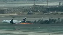 Accidente de un Airbus A320 de LATAM con un camin de bomberos en el aeropuerto de Lima.