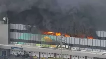 Incendio en una terminal de carga del Aeropuerto de Ro de Janeiro.Incendio en una terminal de carga del Aeropuerto de Ro de Janeiro.