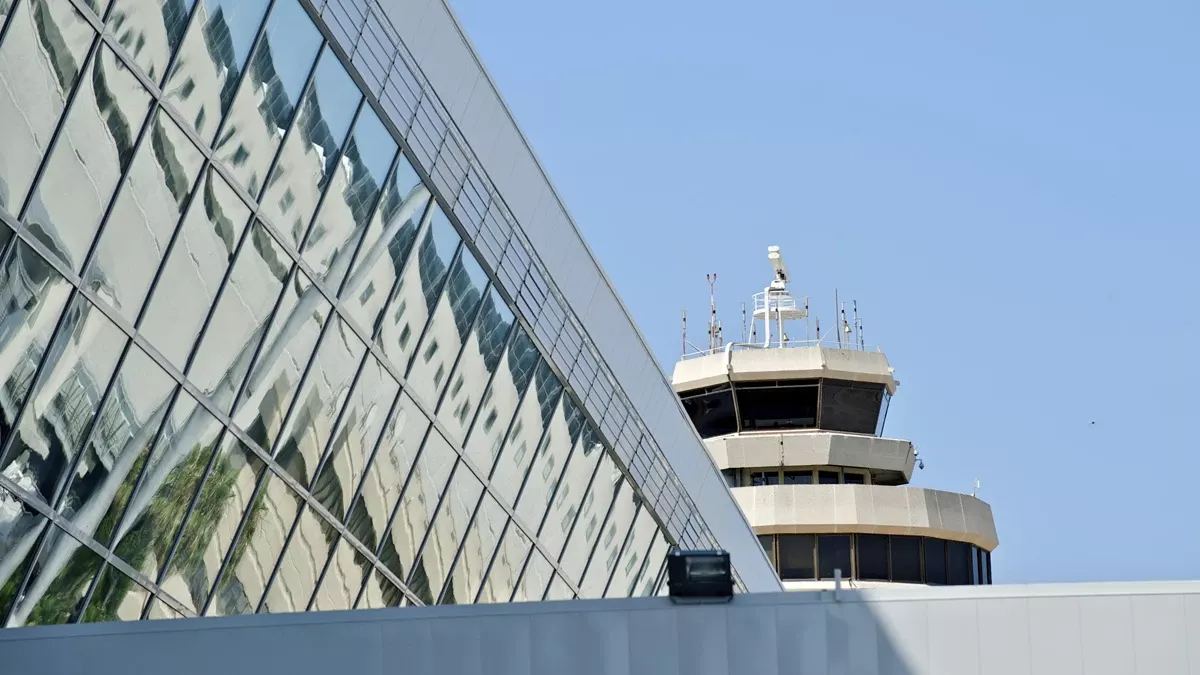Zona exterior de la terminal del Aeropuerto de Palma de Mallorca. Foto: Aena