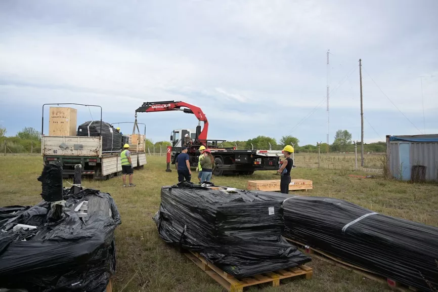 Equipamiento para la actualización y modernización del radar Indra del Aeropuerto Internacional de Ezeiza. Foto EANA